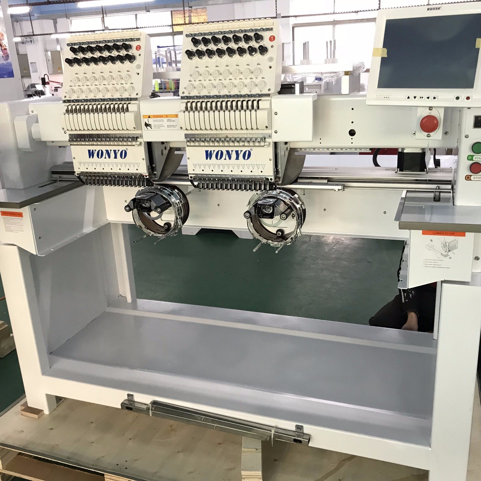 2 glavo Vezilni stroj.jpg